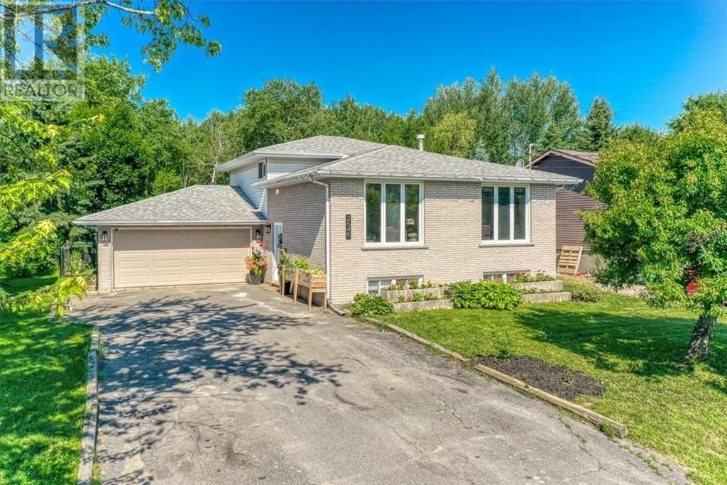 2545 Field Street, Sudbury