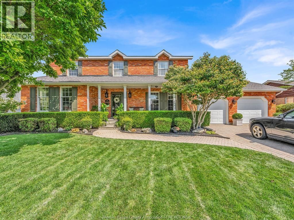 2998 St Luke Crescent, Kingsville