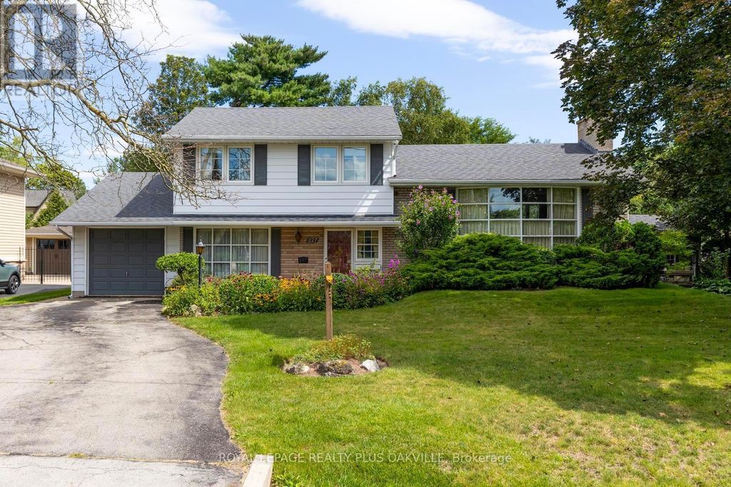 227 Sandwell Drive, Oakville (sw Southwest)