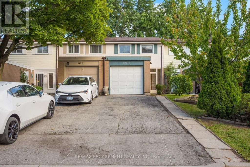4 - 140 Ripley Court, Oakville (cp College Park)