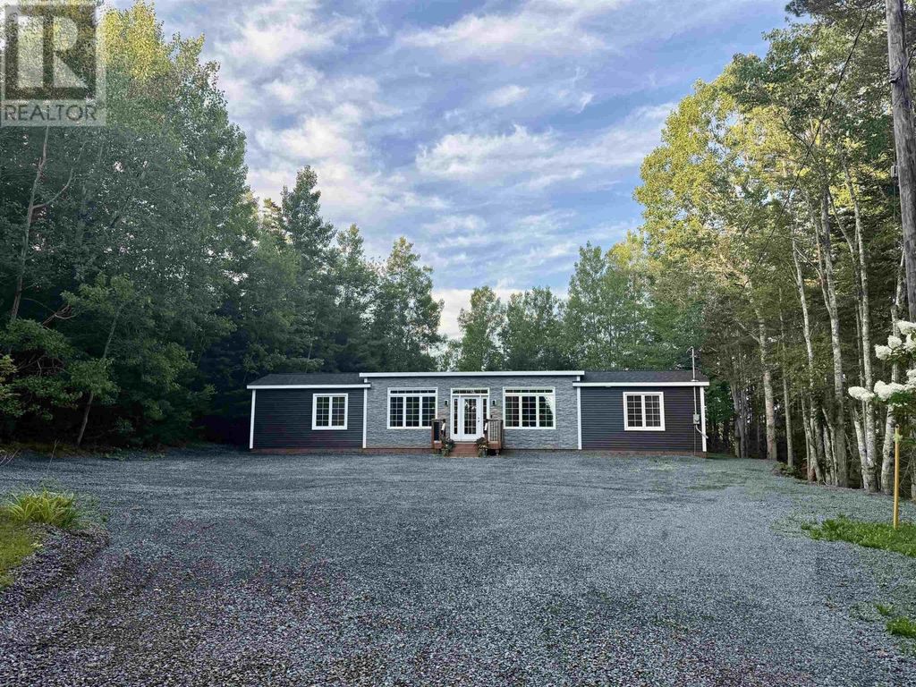 7101 Highway 14, Nine Mile River