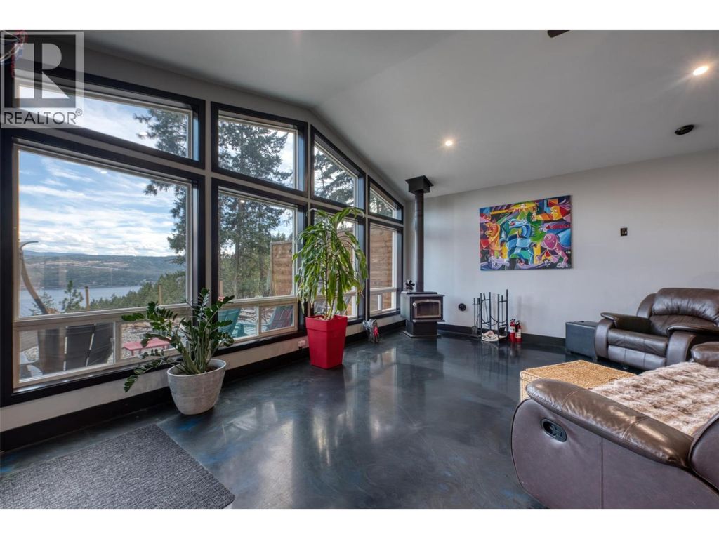 10795 Westshore Road, Vernon