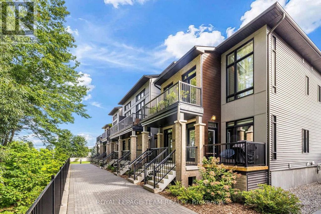 32 - 538 Crescendo Private, Ottawa