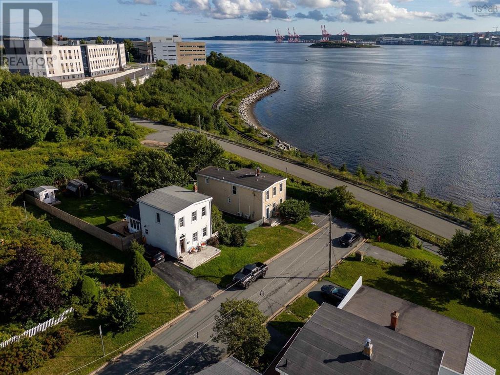 33 Cuisack Street, Dartmouth
