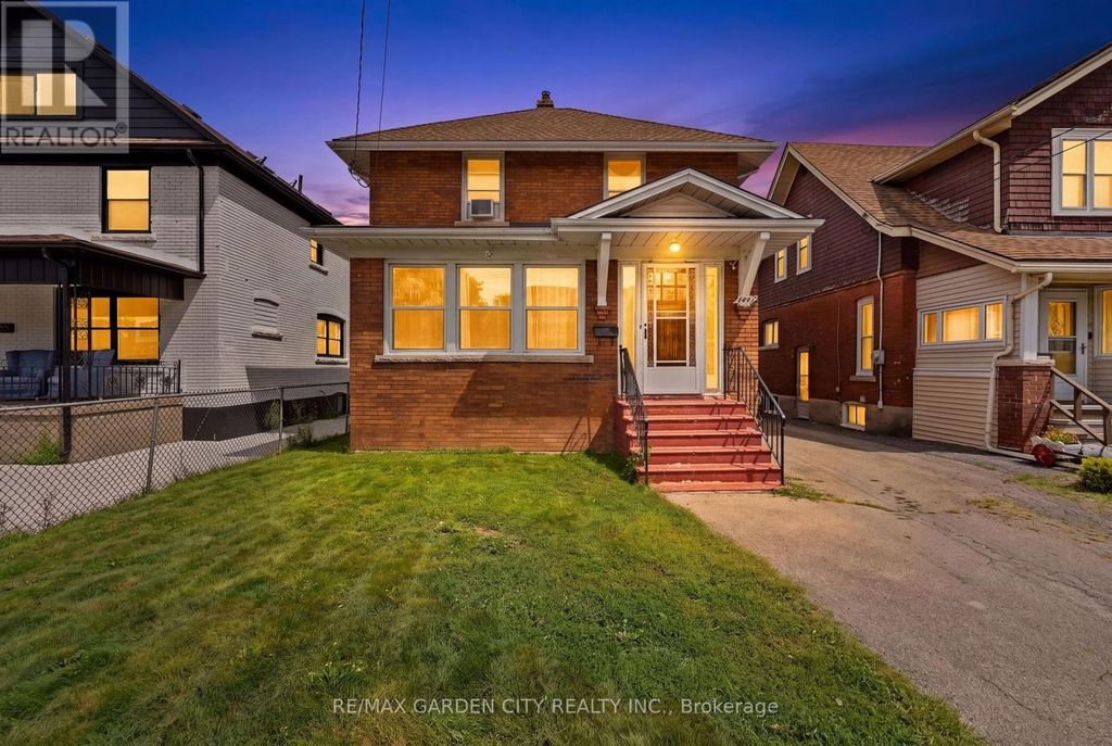 4842 Fourth Avenue, Niagara Falls (cherrywood)