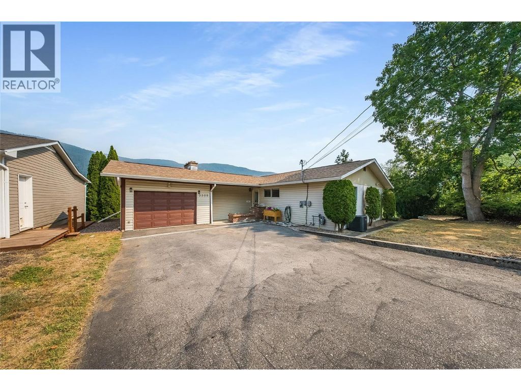 3509 5th Avenue, Castlegar