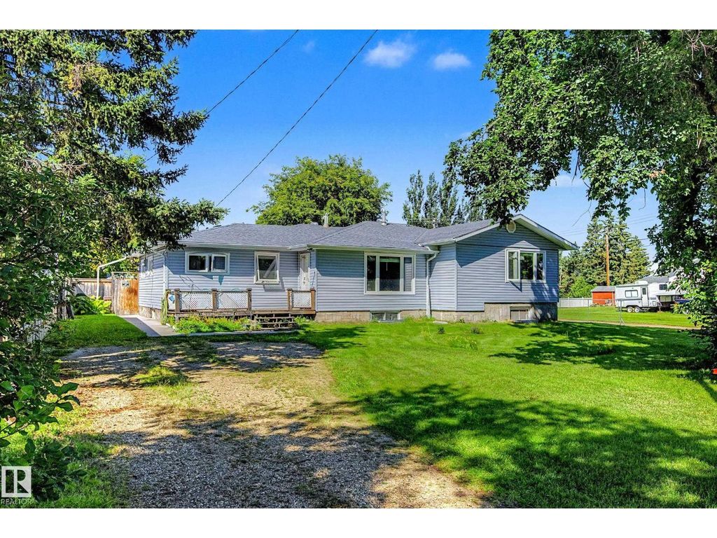 5208 51 St, Millet