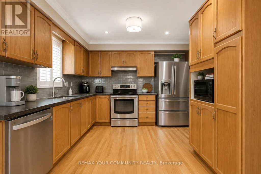 81 Garden Street, Whitby (downtown Whitby)
