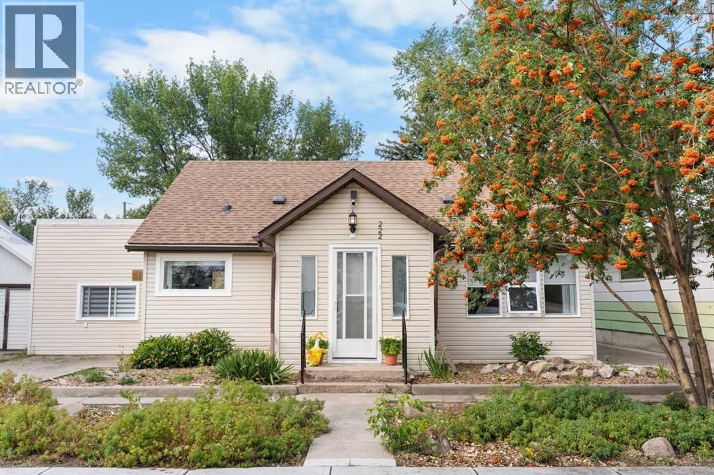 222 45 Avenue W, Claresholm