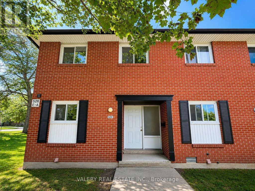 E - 528 Sunnydale Place, Waterloo