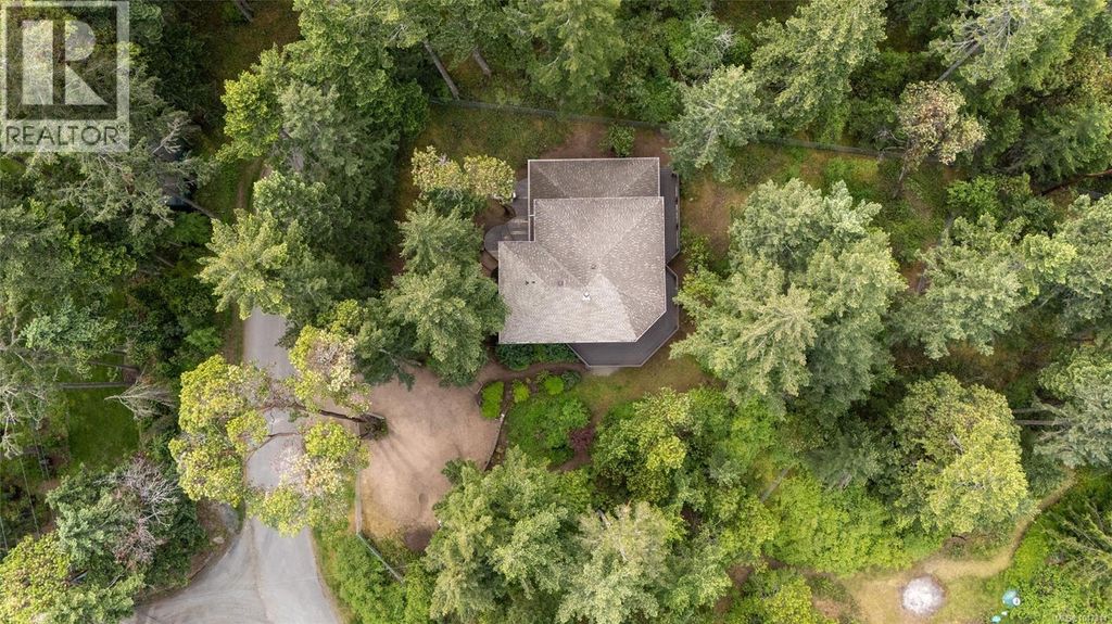 908 Little Mountain Rd, Errington