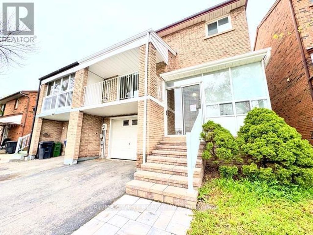 26 Brownridge Crescent, Toronto (west Humber-Clairville)