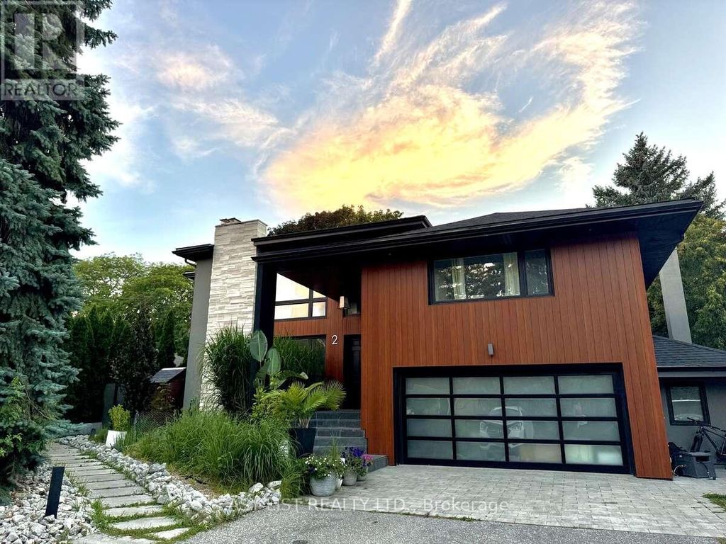 2 Princess Anne Crescent, Toronto (princess-Rosethorn)