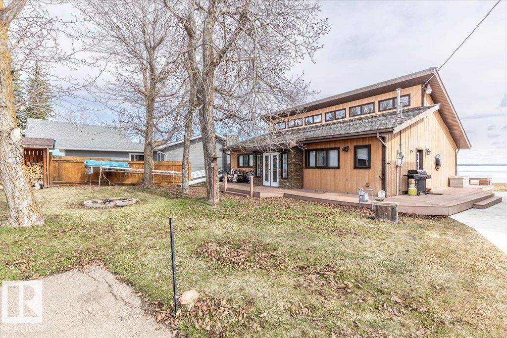 35 Lakeshore Dr, Rural Wetaskiwin County