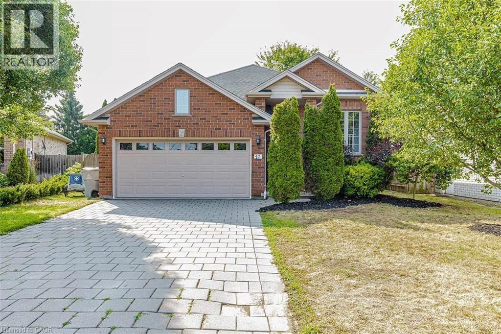 47 Queensway Drive, Strathroy