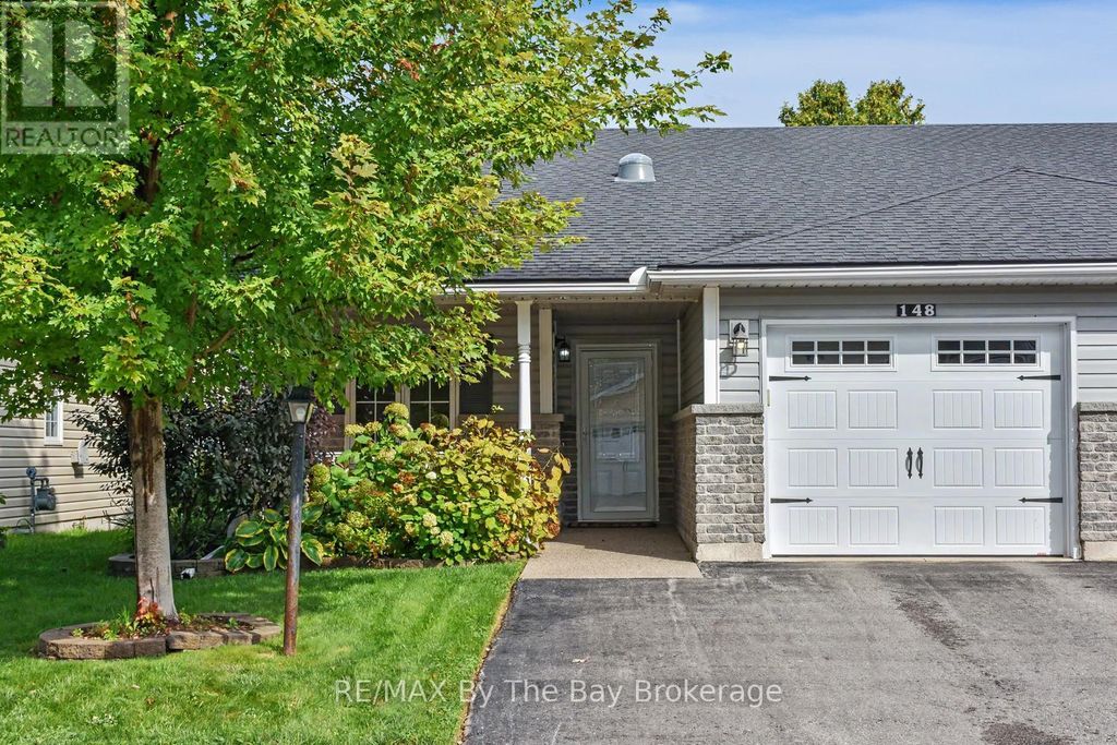 148 New York Avenue, Wasaga Beach