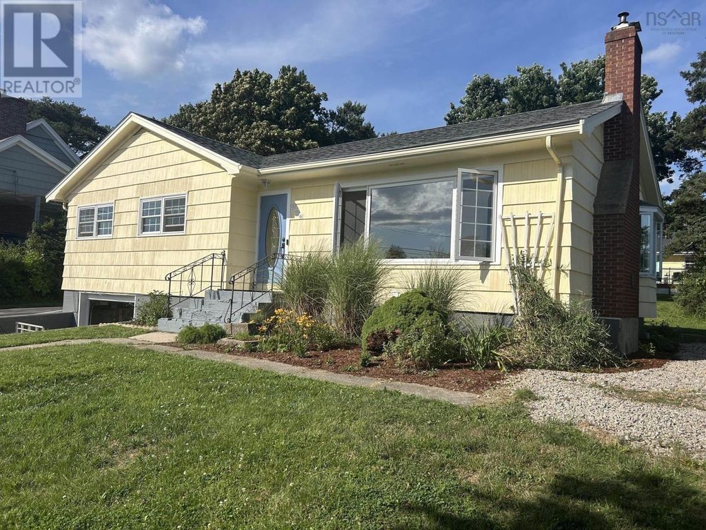 176 Green Street, Lunenburg