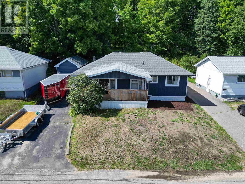 44 Axmith Ave, Elliot Lake