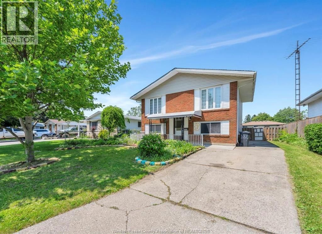 10670 Lambeth Road, Windsor