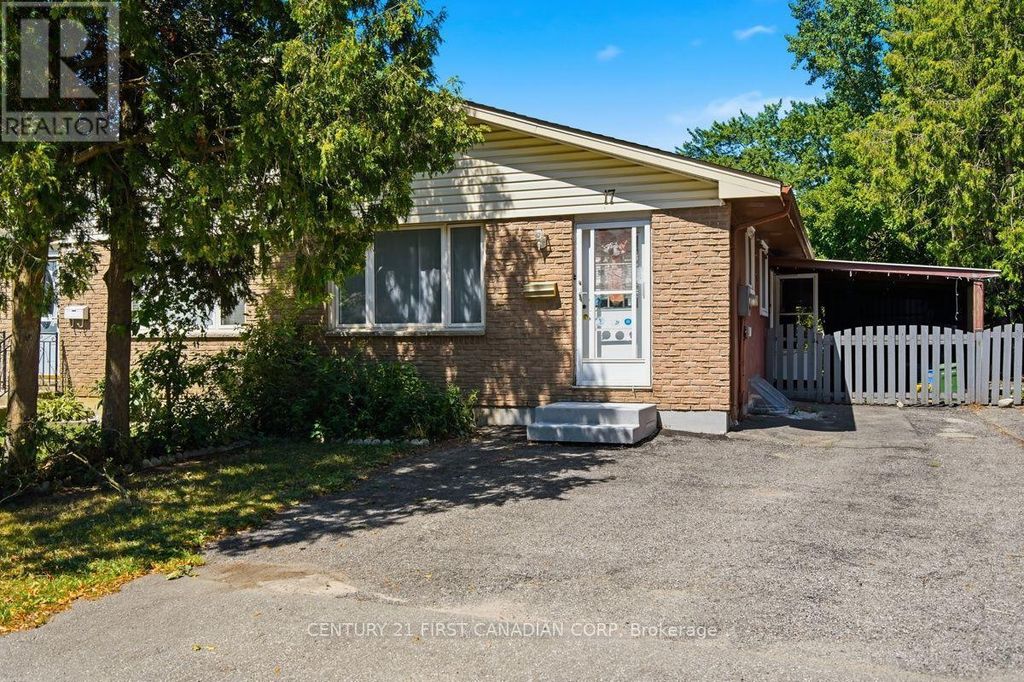 17 Edgemere Crescent, London South (south T)