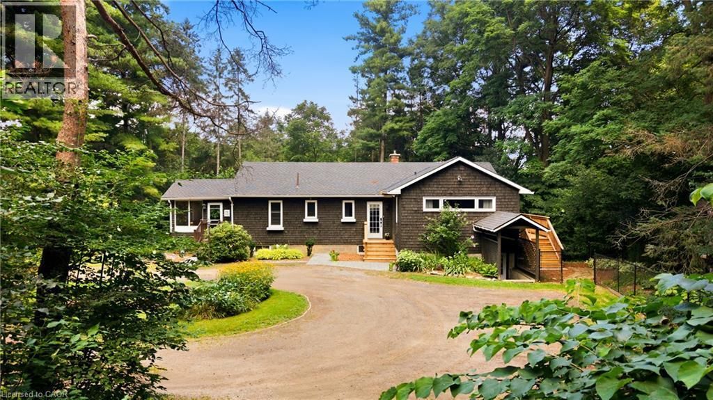 1282 Governors Road, Dundas