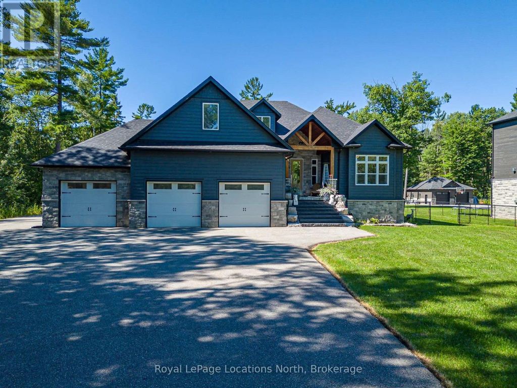 26 Spruce Street, Tiny