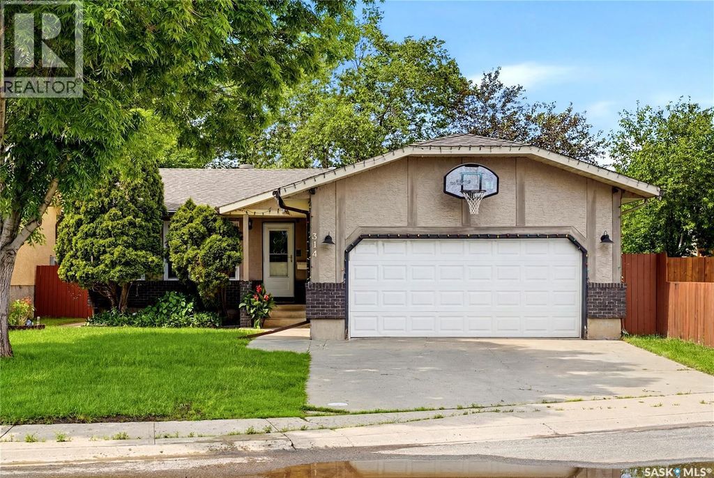 314 Howe Place, Regina