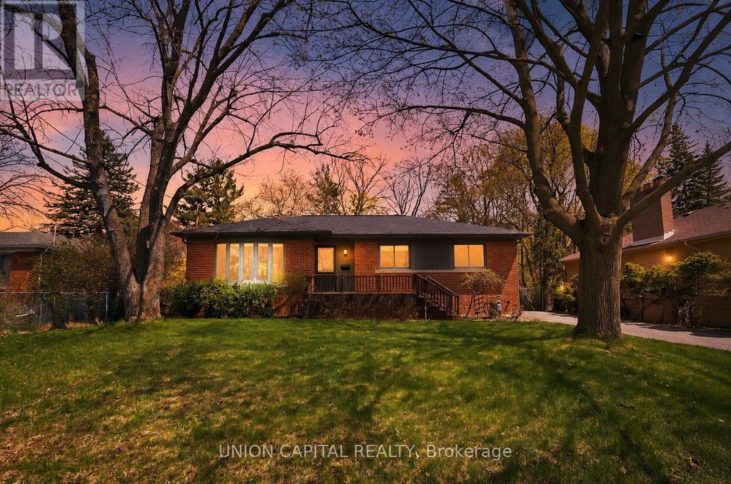 111 Libby Boulevard, Richmond Hill (mill Pond)
