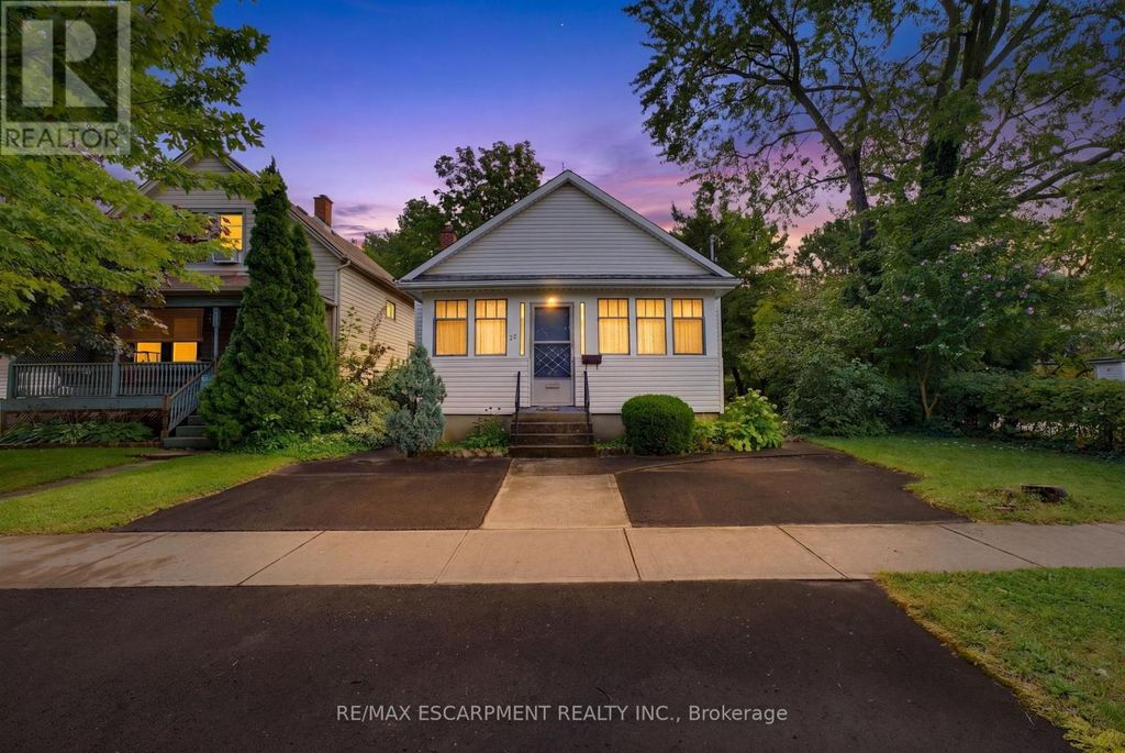 22 Mildred Avenue, St. Catharines (haig)
