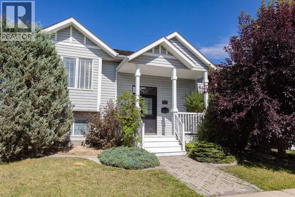 717 Lancaster Drive, Red Deer