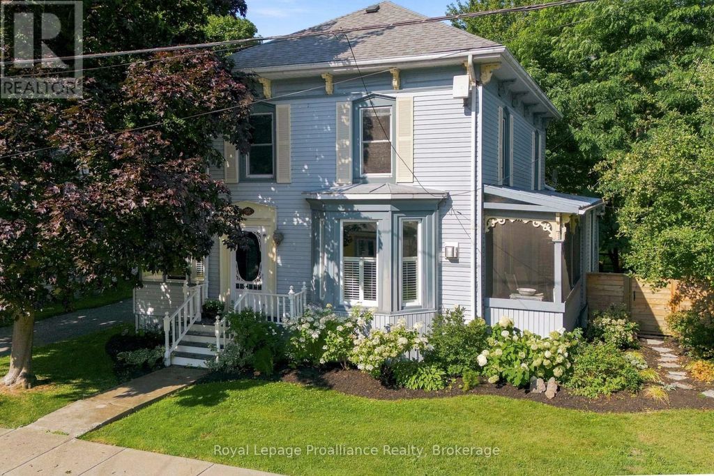 28 West Street, Prince Edward County (wellington)