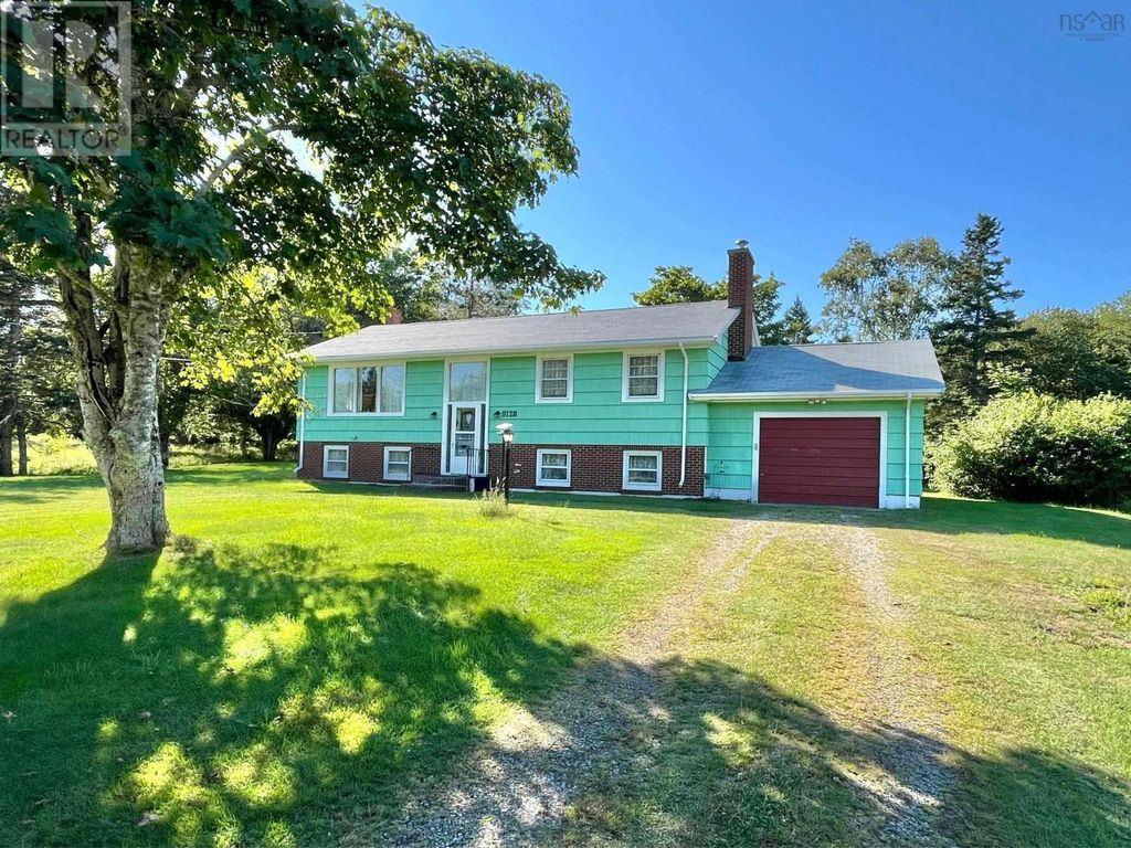 9128 Highway 3, Pleasant Lake