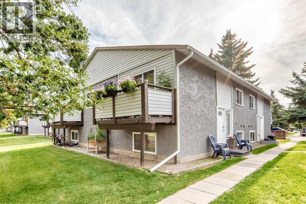 B, 109 Stanley Avenue, Okotoks