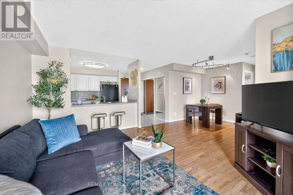 721 - 3 Ellesmere Street, Richmond Hill (langstaff)