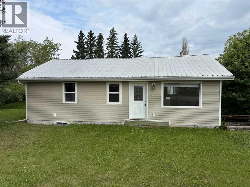 126 3rd Street W, St. Walburg