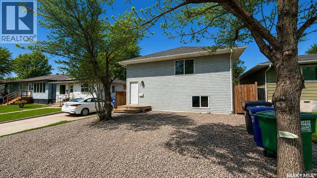 215 V Avenue N, Saskatoon