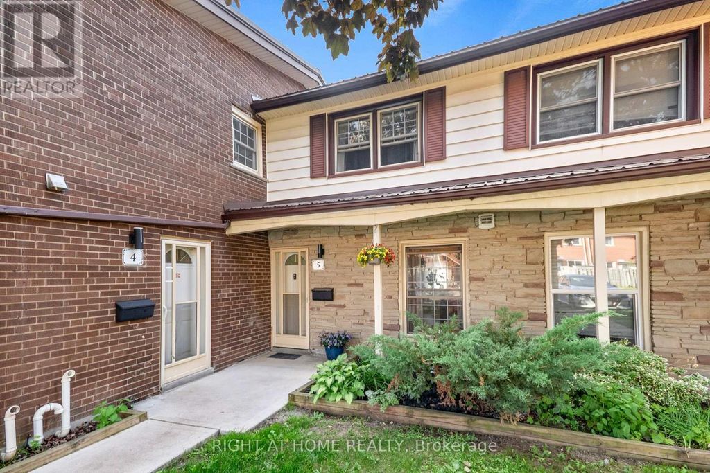 5 Arbour Glen Crescent, London East (east A)