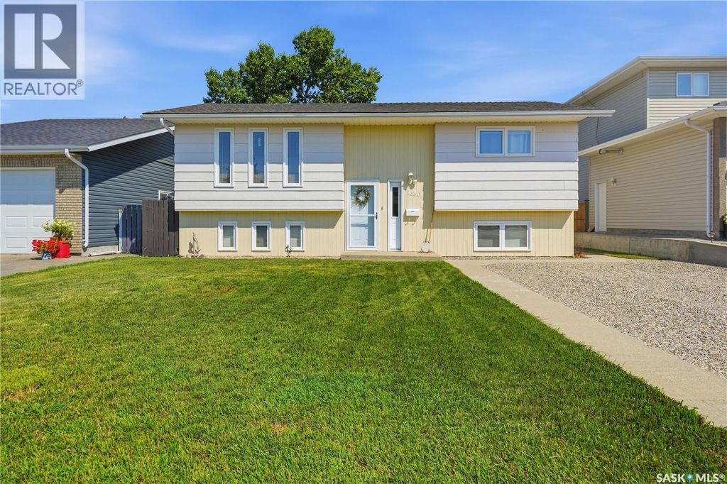 1630 Spadina Drive, Moose Jaw