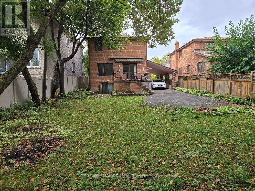 607 Coldstream Avenue, Toronto (englemount-Lawrence)