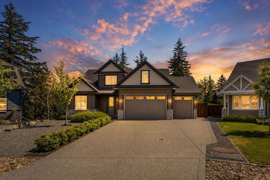 1920 Peregrine Place|mt Woodside, Agassiz