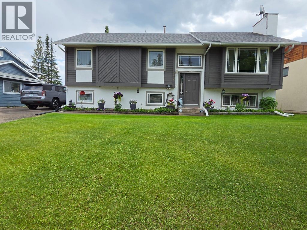 144 Chamberlain Crescent, Tumbler Ridge