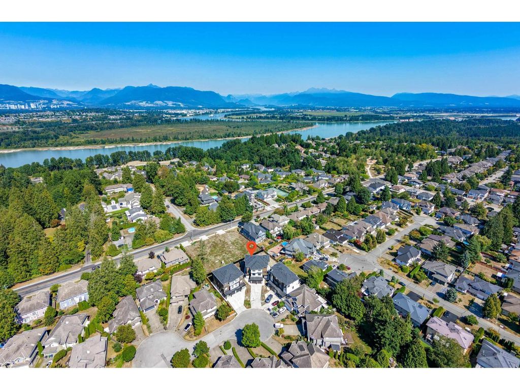 102 15871 111a Avenue, Surrey