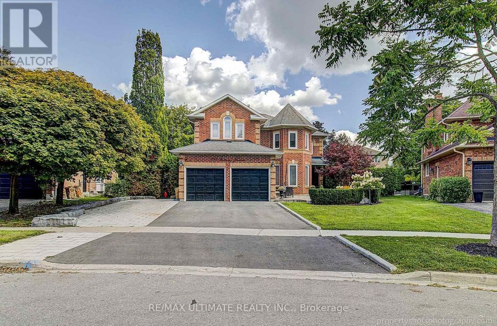 351 Fairway Gardens, Newmarket (glenway Estates)