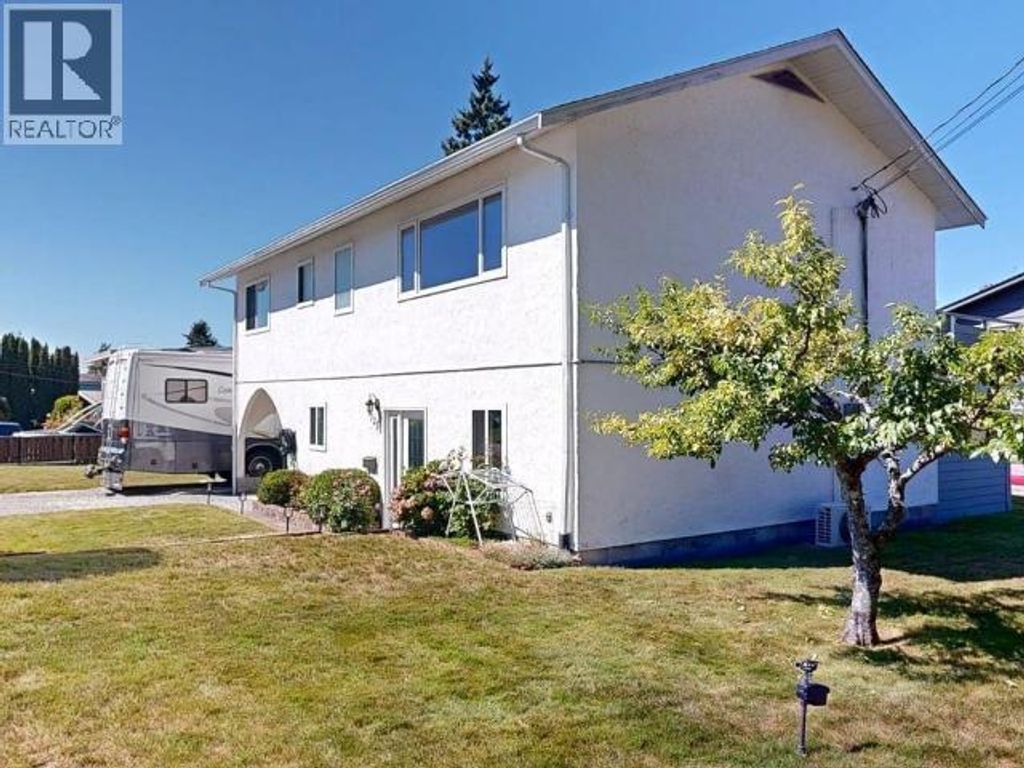7251 Hazelton Street, Powell River