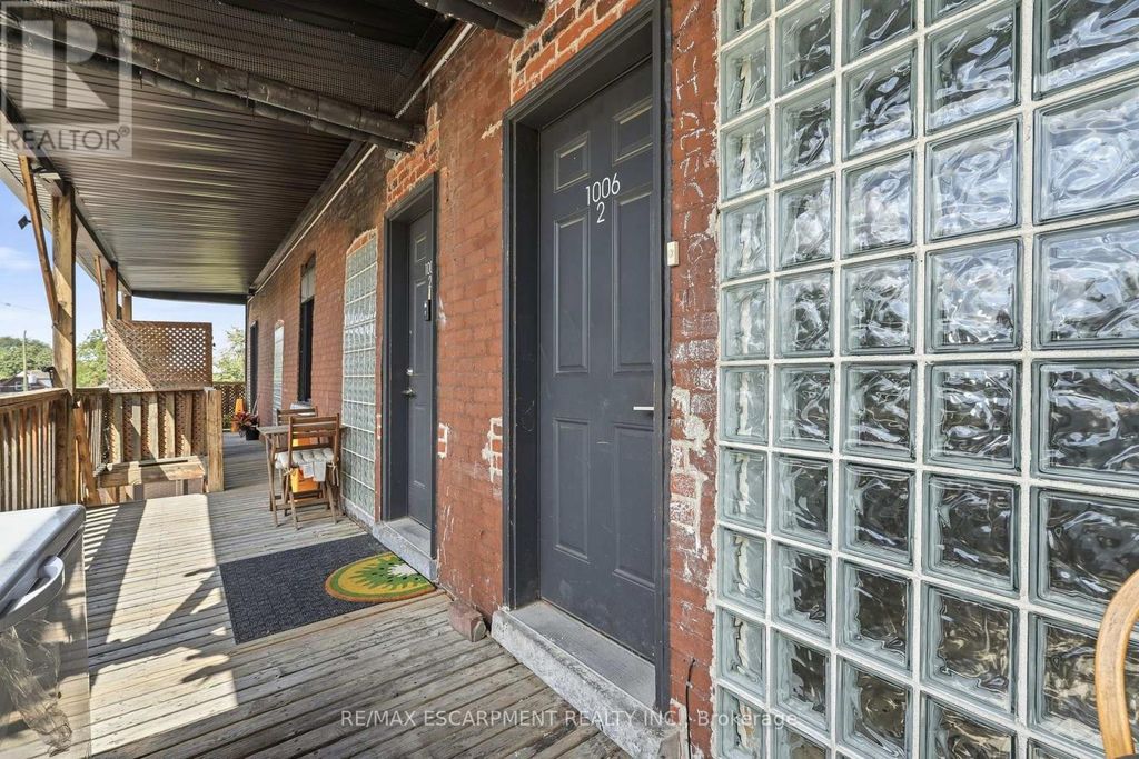 02 - 1006 King Street E, Hamilton (stipley)