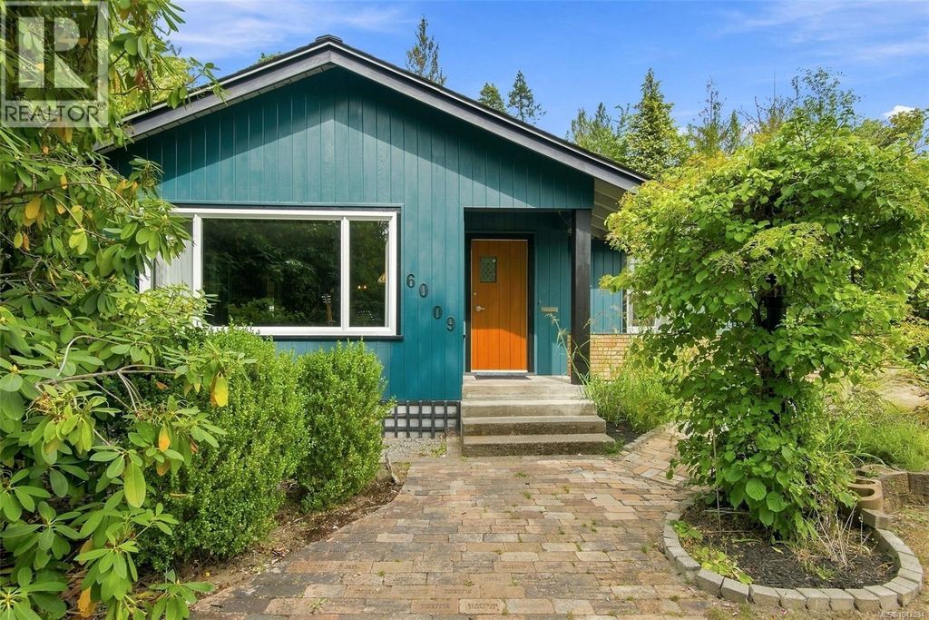 6009 River Rd, Port Alberni