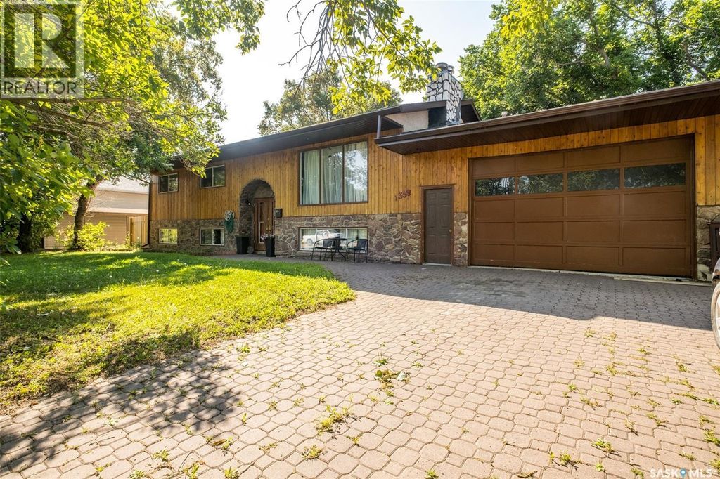 1359 River Street E, Prince Albert