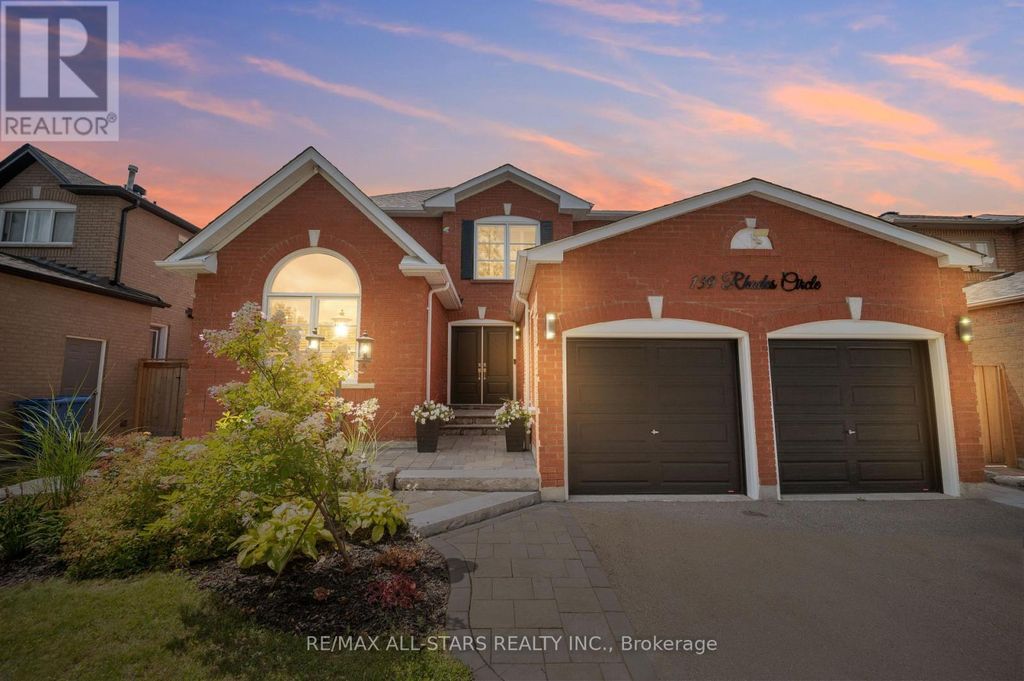 139 Rhodes Circle, Newmarket (glenway Estates)