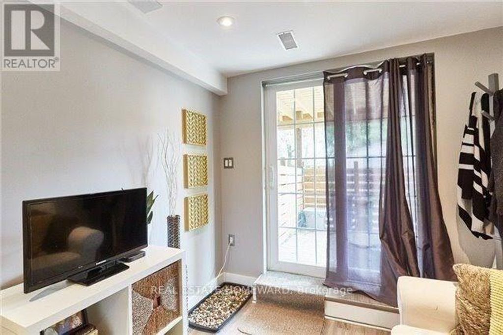 Lower Level - 47 Lowder Place, Whitby (downtown Whitby)