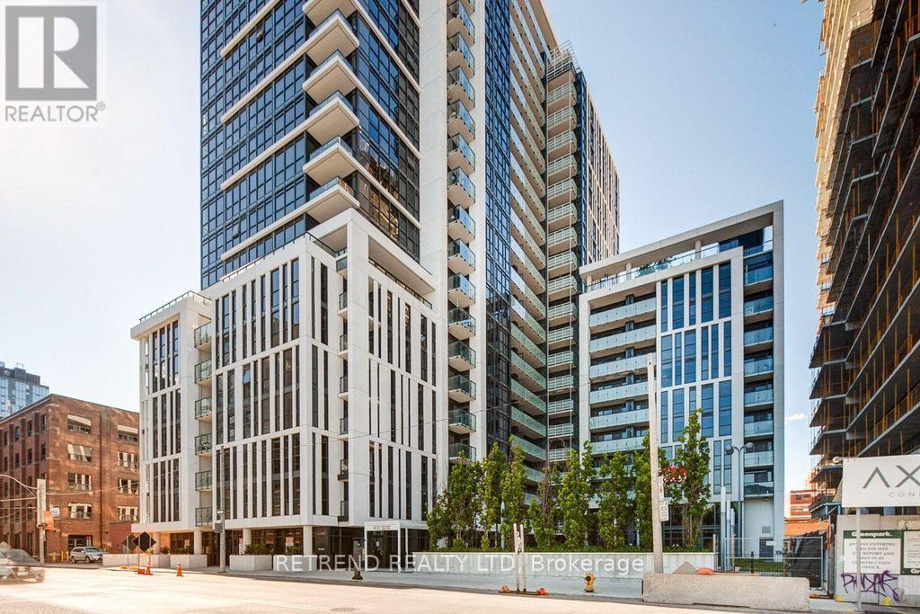 2004 - 400 Adelaide Street E, Toronto (moss Park)